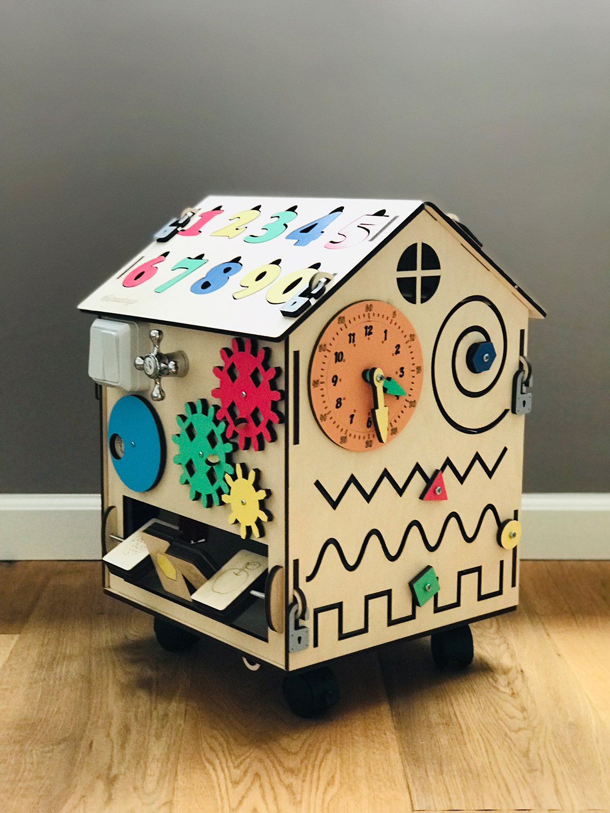 Lernspielhaus-Little-School